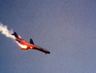 Ποιος είναι ο άνθρωπος που επέζησε από έντεκα αεροπορικά ατυχήματα